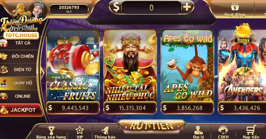 Người chơi đang quay hũ tại gacam67 casino